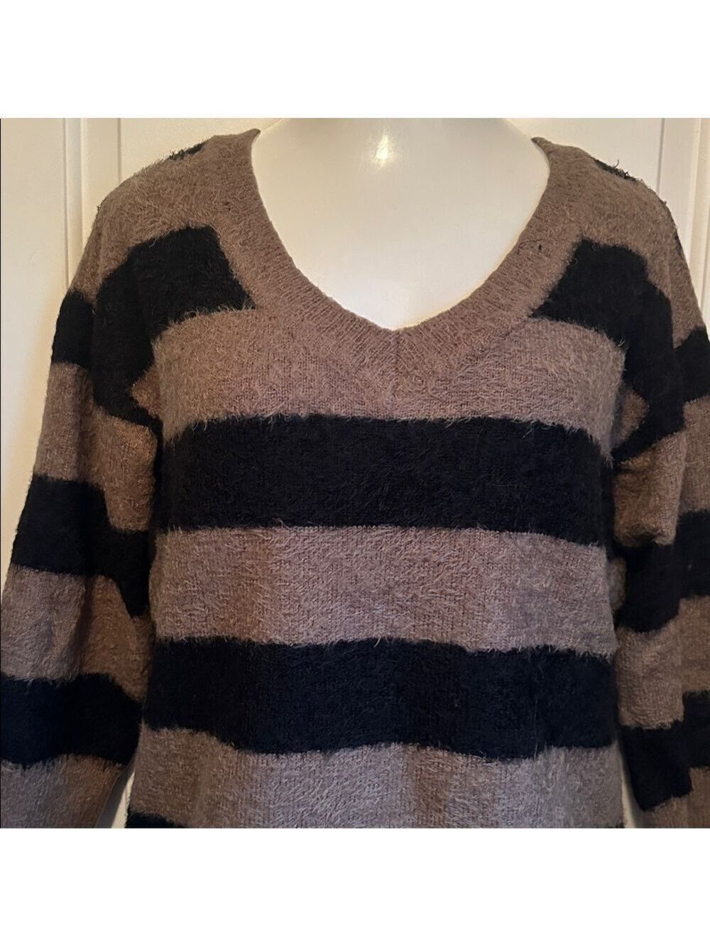 BB Dakota V-Neck Sweater - Black and Brown Stripes Medium - Picture 2 of 7
